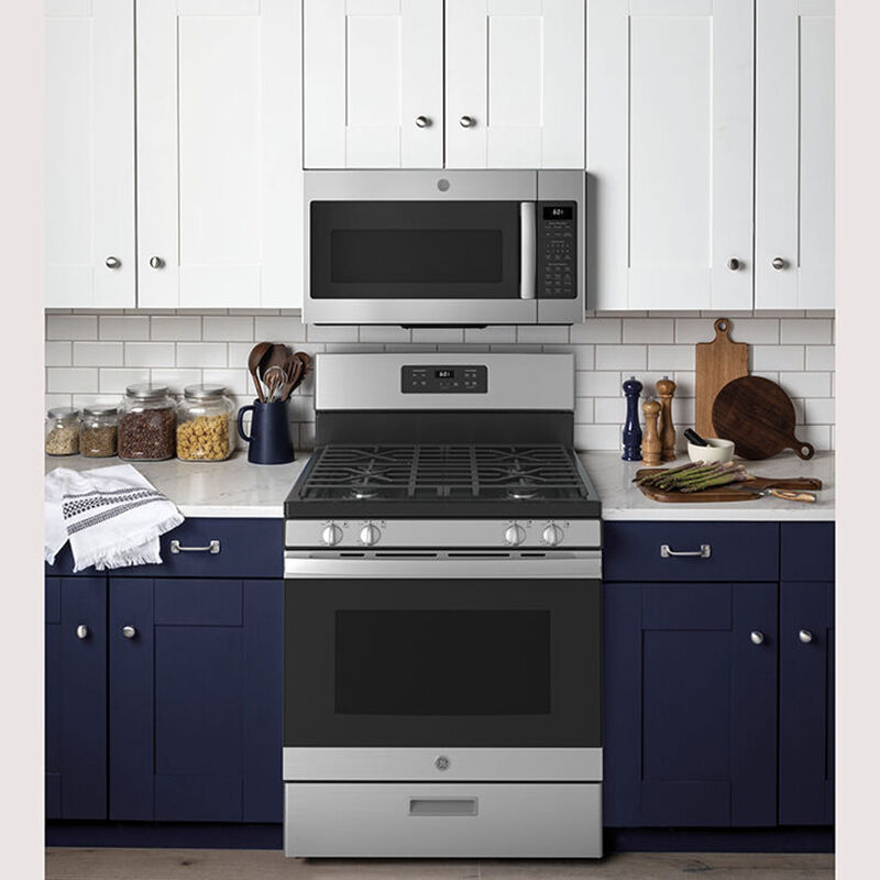 GE Appliances JGBS66REKSS 30 Free-Standing Gas Range with Non-Stick Griddle, Furniture and ApplianceMart