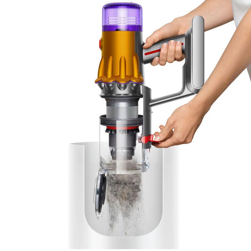 Dyson V12 Detect Slim Review in 2023: I've Never Owned a Vacuum This Good