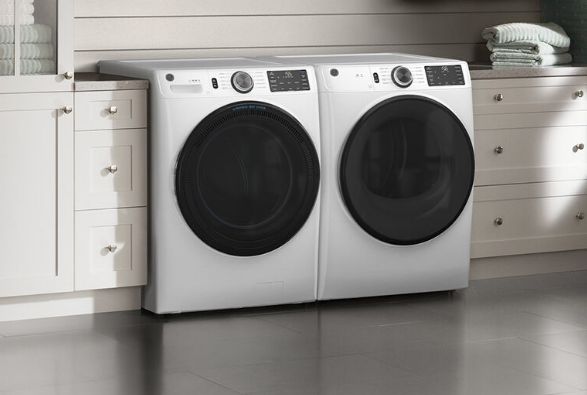 Apartment size electric dryer in perfect working condition