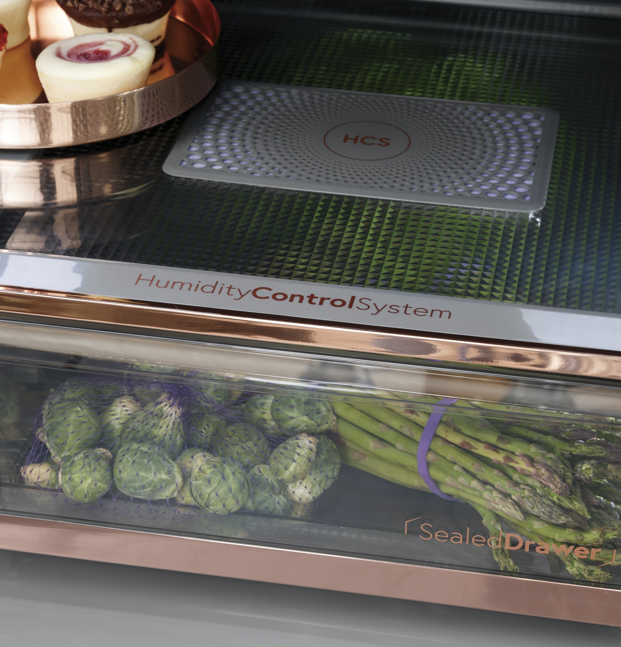 Cafe Refrigerator model CVE28DP4NW2, humidity control system keeps leafy greens lasting 2.5 times longer