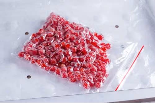 Berries sealed air-tight in a resealable bag