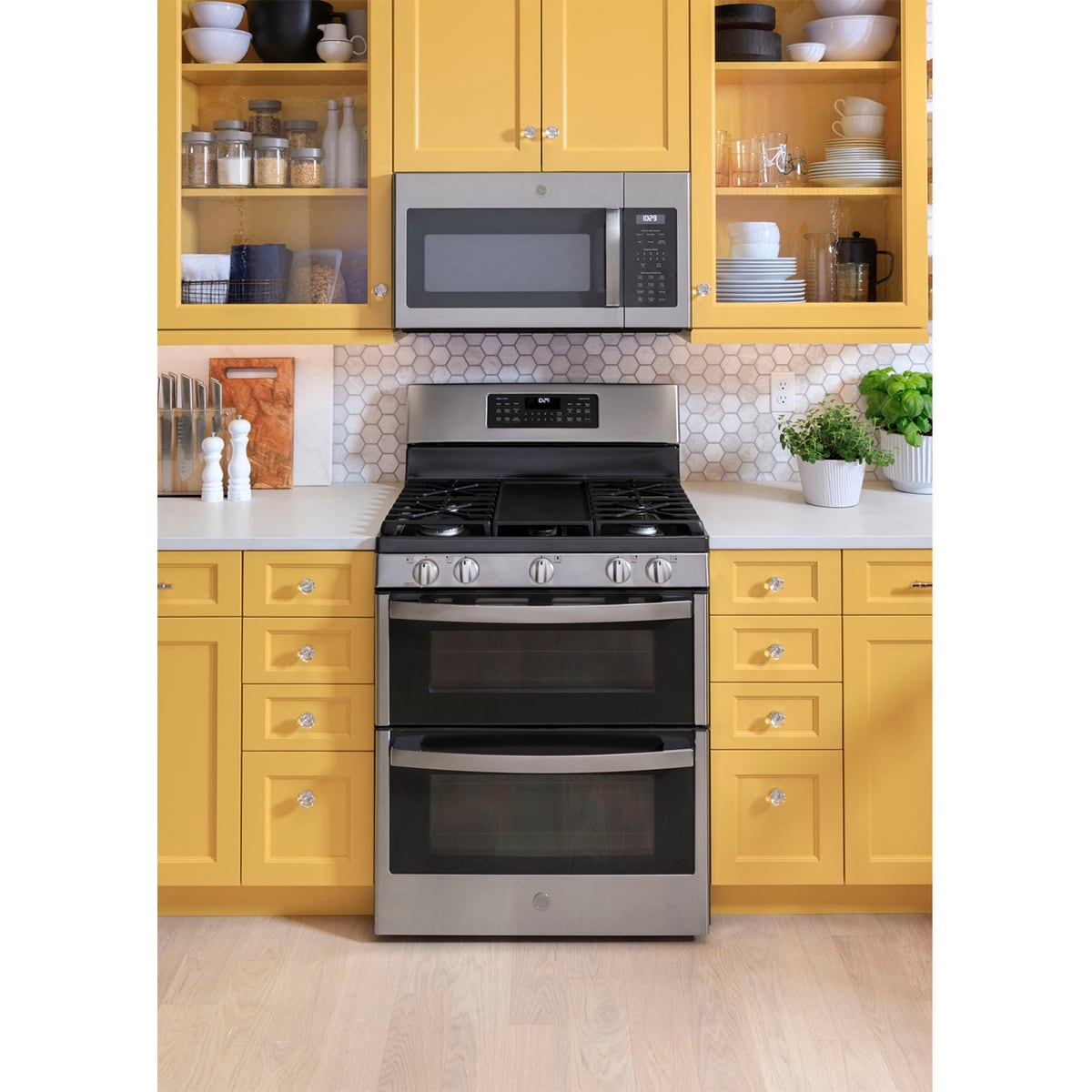 GE 30 in. 6.8 cu. ft. Air Fry Convection Double Oven Freestanding Gas ...