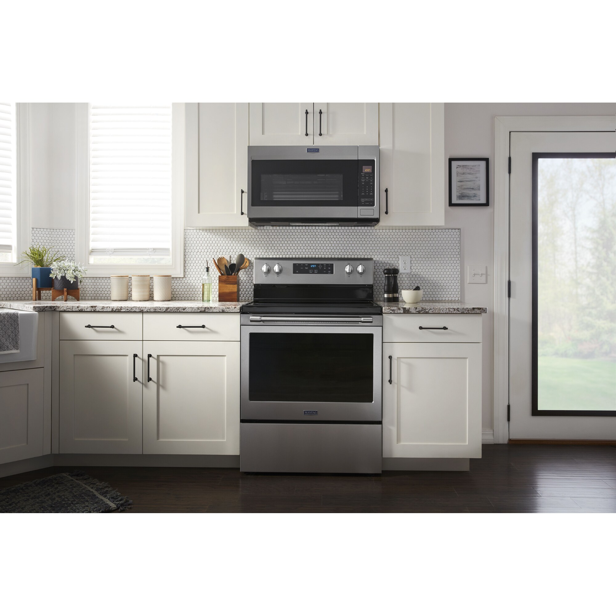 Maytag 30 in. 5.3 cu. ft. Air Fry Convection Oven Freestanding Electric ...