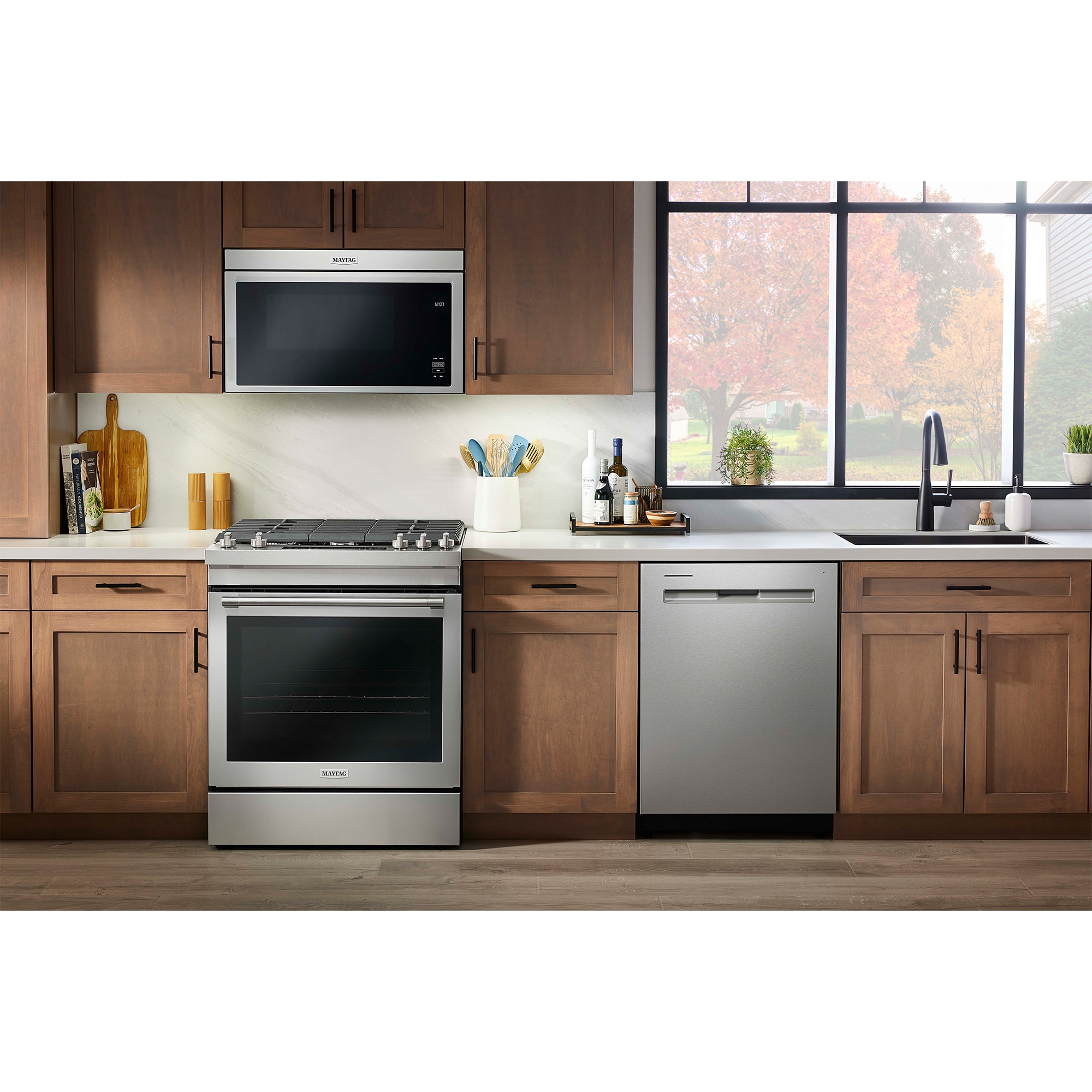 Maytag 30 in. 5.8 cu. ft. Air Fry Convection Oven Slide-In Natural Gas ...