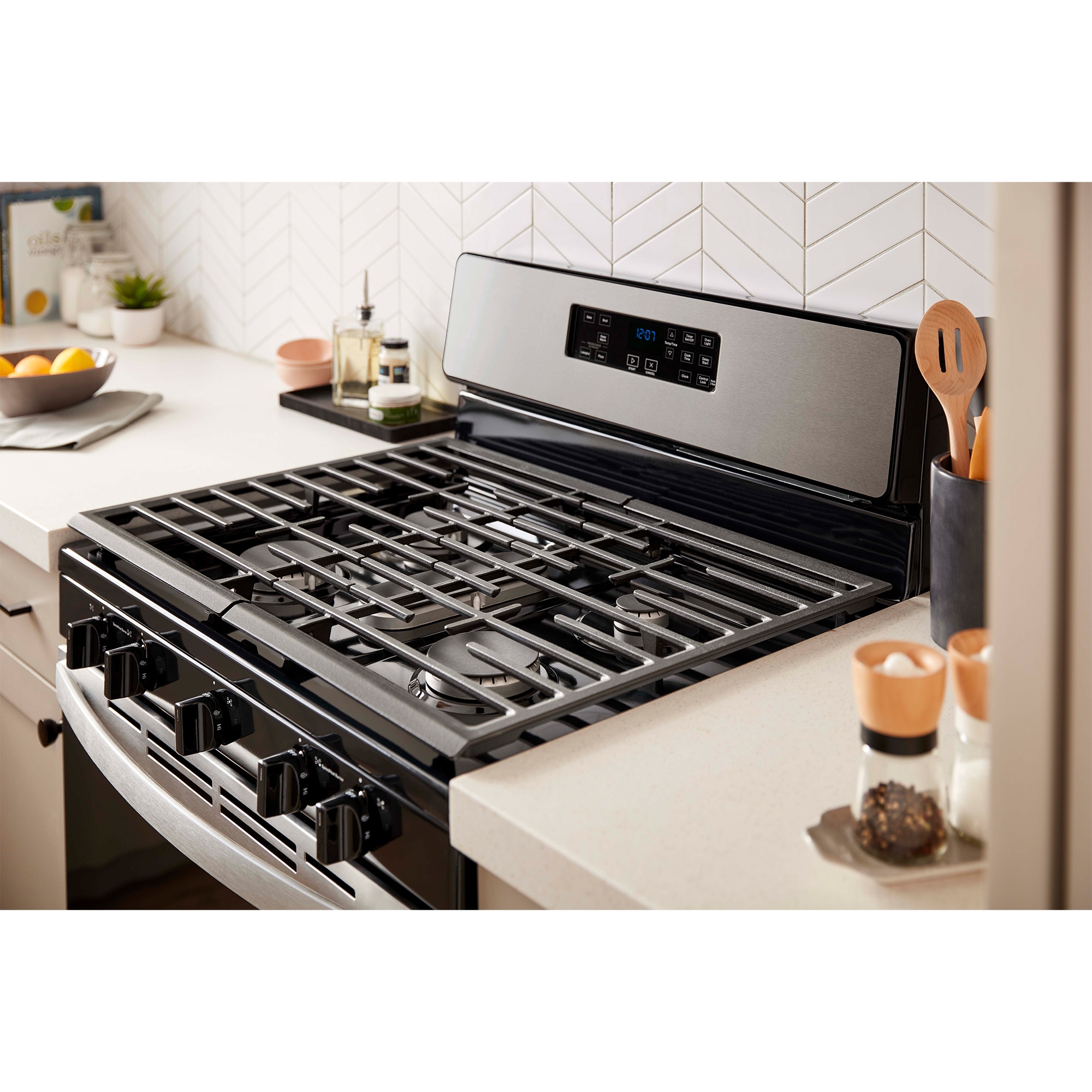 Whirlpool 30 in. 5.1 cu. ft. Oven Freestanding Gas Range with 5 Sealed ...